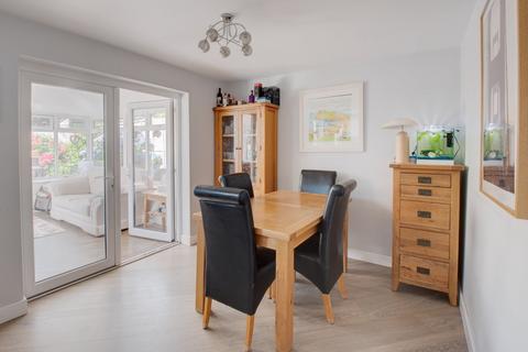 25 Briar Close, Lickey End, Bromsgrove, B60 1GE