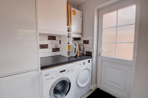 25 Briar Close, Lickey End, Bromsgrove, B60 1GE