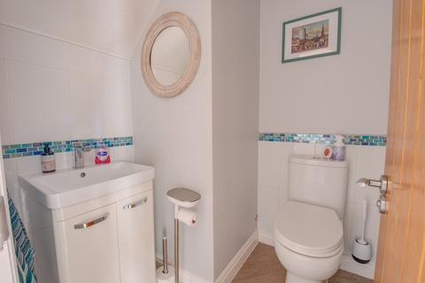 25 Briar Close, Lickey End, Bromsgrove, B60 1GE