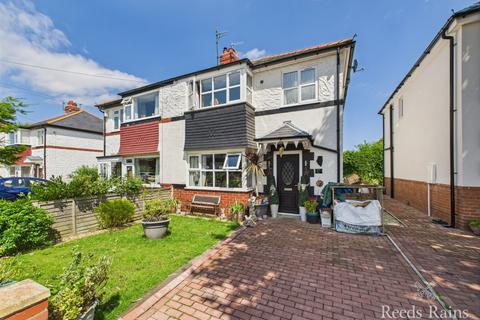 Greylands Park Avenue, North Yorkshire YO12