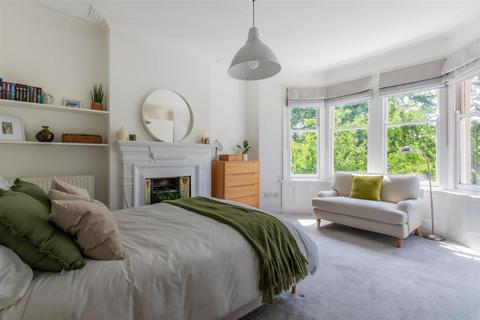 15 Waterloo Gardens, Cardiff, CF23 5AA