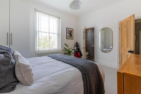 15 Waterloo Gardens, Cardiff, CF23 5AA