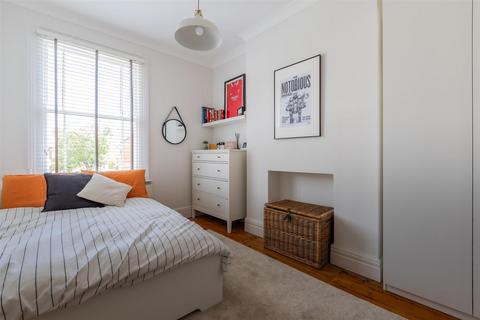 15 Waterloo Gardens, Cardiff, CF23 5AA