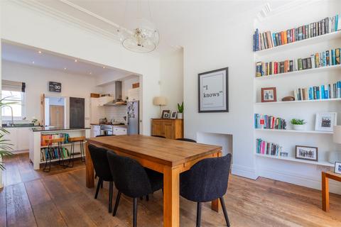 15 Waterloo Gardens, Cardiff, CF23 5AA