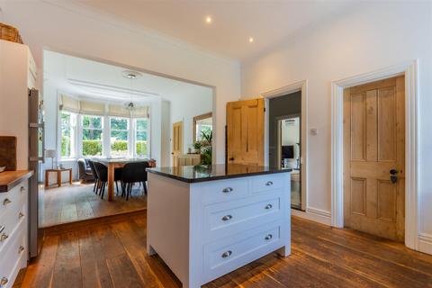 15 Waterloo Gardens, Cardiff, CF23 5AA