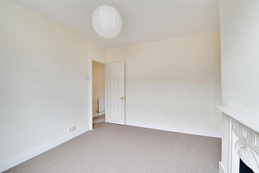 Bedroom 1 2.jpg