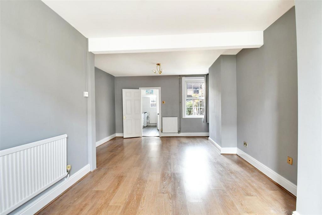 Lounge 3.jpg