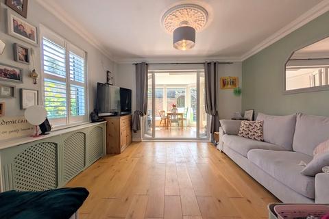 2 bedroom end of terrace house for sale, Kilross Road, Feltham, TW14