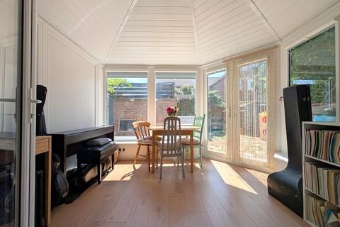 2 bedroom end of terrace house for sale, Kilross Road, Feltham, TW14