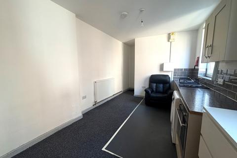 Studio to rent, Dodworth Road, Barnsley, S70