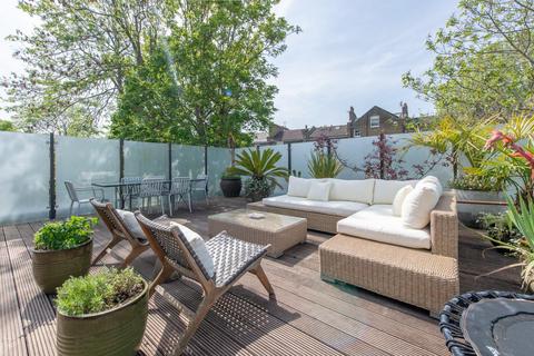 Flat 8, 10 Andre Street, London, E8 2AA