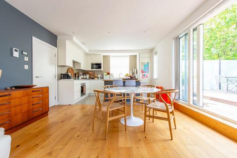 Flat 8, 10 Andre Street, London, E8 2AA