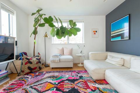 Flat 8, 10 Andre Street, London, E8 2AA