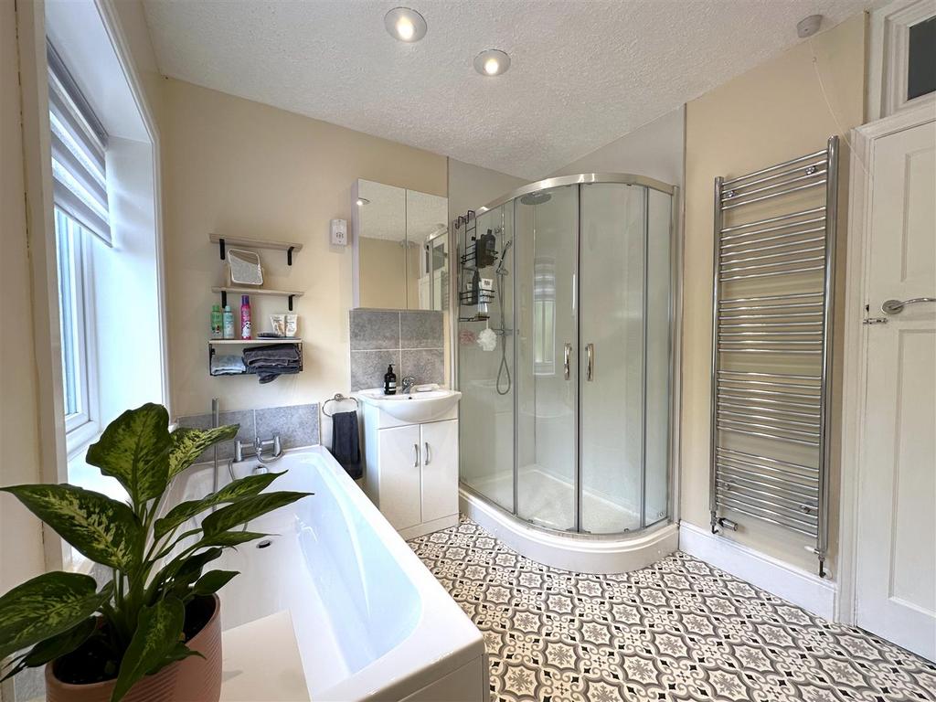 Contemporary Bathroom 972