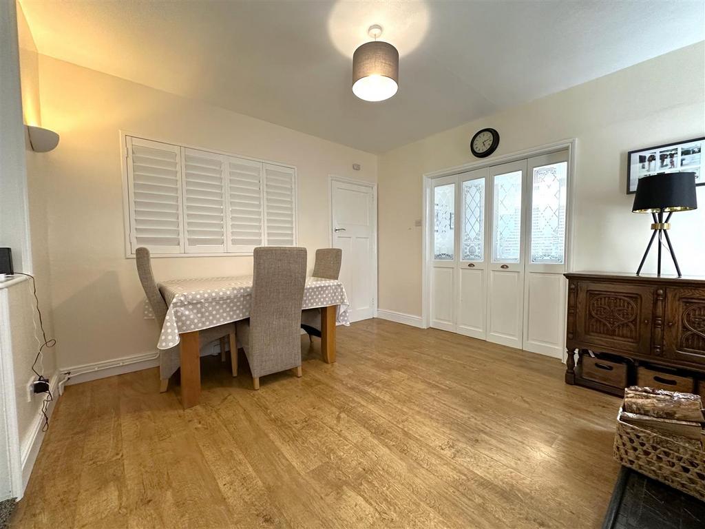Dining Room With Bespoke Shutters 921