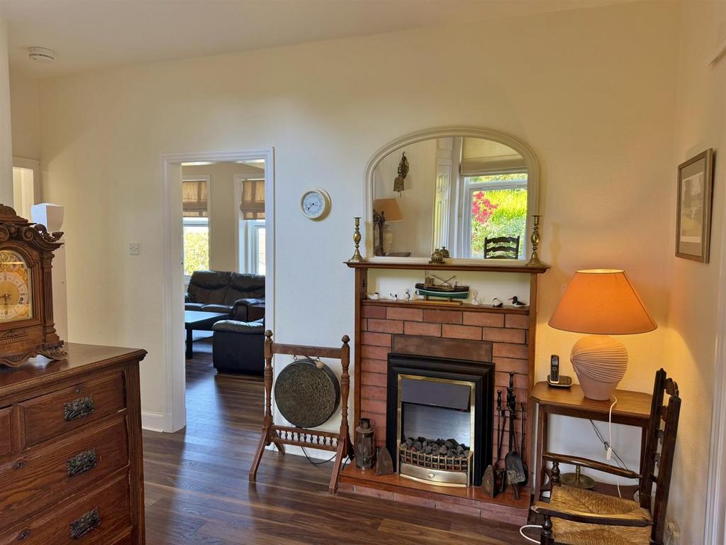 Entrance hallway to lounge