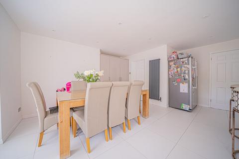 10 Bridge Meadow Drive, Knowle, Solihull, B93 9QG