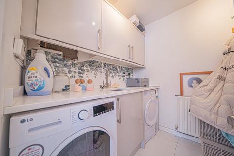 10 Bridge Meadow Drive, Knowle, Solihull, B93 9QG