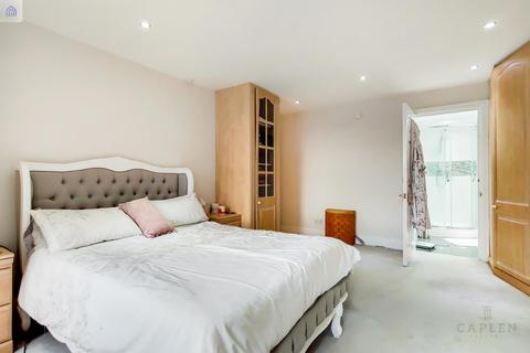3 bedroom apartment to rent, Manor Road, Chigwell