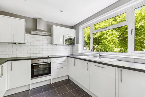 2 bedroom duplex to rent, Windrush Close, Grove Park, W4