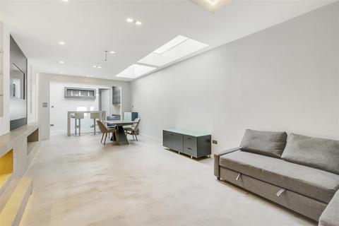 6 bedroom terraced house to rent, Alderville Road, London