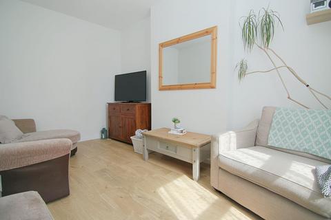 2 bedroom end of terrace house for sale, Hutton Terrace, Pudsey, LS28 7UD