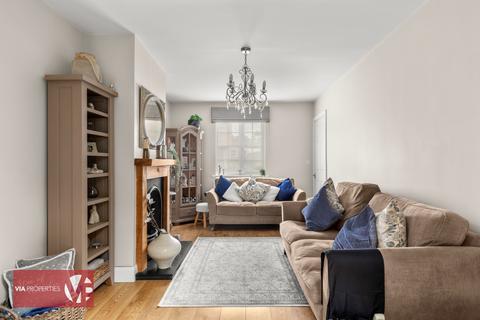 24 Allmains Close, Nazeing, Waltham Abbey, EN9 2LX