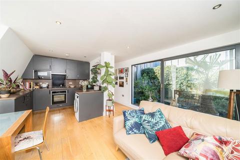 2 bedroom flat for sale, Stockwell Road, London SW9
