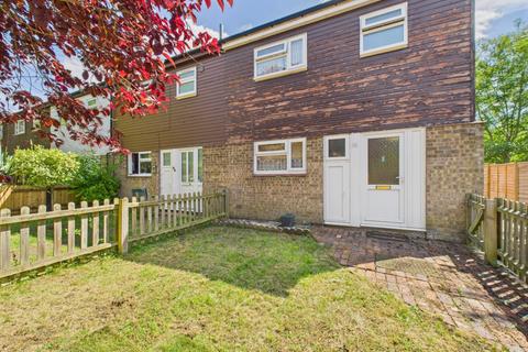3 bedroom end of terrace house to rent, Kirkmeadow, Peterborough PE3