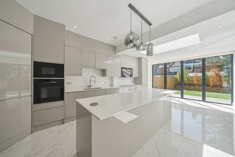 4 bedroom detached house for sale, Kings Avenue, New Malden, London, KT3