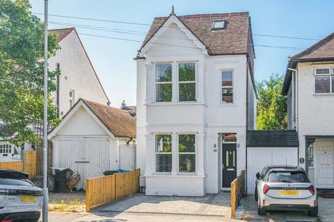 4 bedroom detached house for sale, Kings Avenue, New Malden, London, KT3