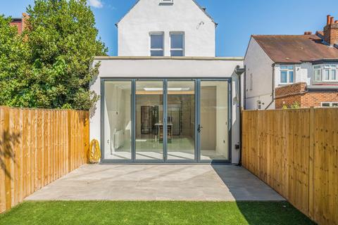4 bedroom detached house for sale, Kings Avenue, New Malden, London, KT3