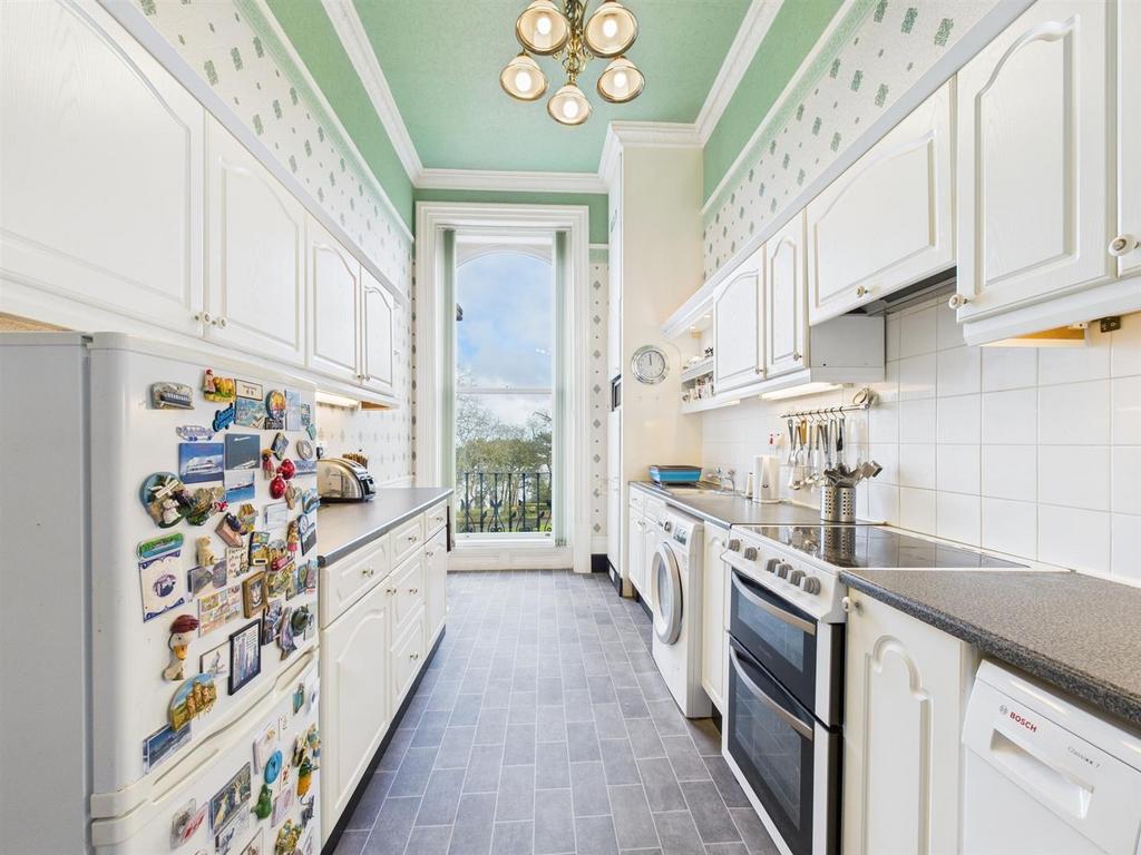 CAM03358 G0-PR0190-STILL025.jpg