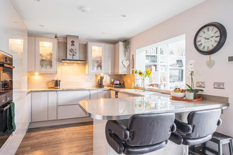 8 Church Lane, Barnwood, Gloucester, GL4 3HZ