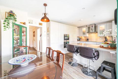 8 Church Lane, Barnwood, Gloucester, GL4 3HZ