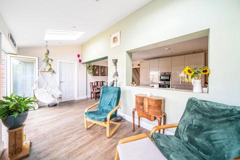 8 Church Lane, Barnwood, Gloucester, GL4 3HZ