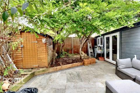 3 Masefield Crescent, Romford, RM3 7PL