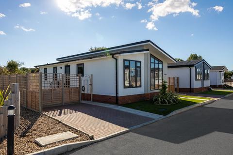 2 bedroom park home for sale, Clacton on Sea