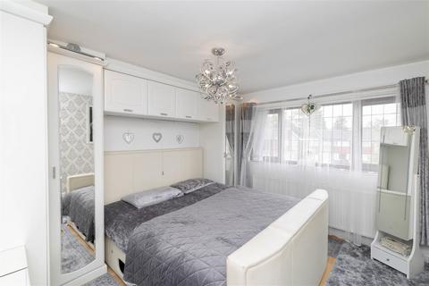 3 bedroom detached house for sale, Pont View, Ponteland, Newcastle Upon Tyne