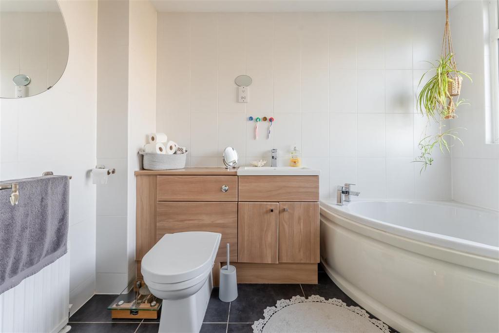 Bathroom.jpg