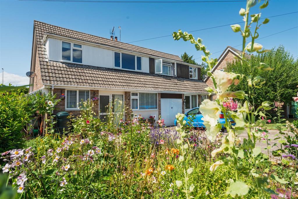 1.17 - front garden.jpg