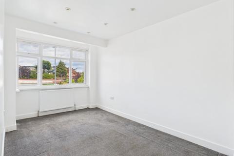 3 bedroom semi-detached house to rent, East Road, Feltham, TW14