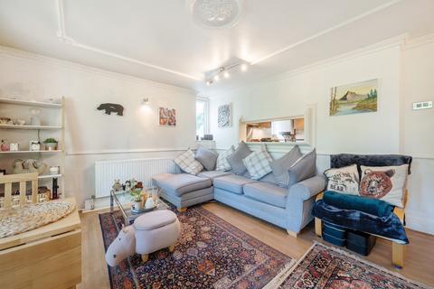 1 bedroom apartment for sale, Leaf Close, Northwood, Hillingdon