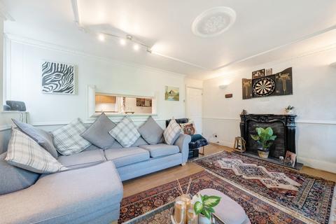 1 bedroom apartment for sale, Leaf Close, Northwood, Hillingdon