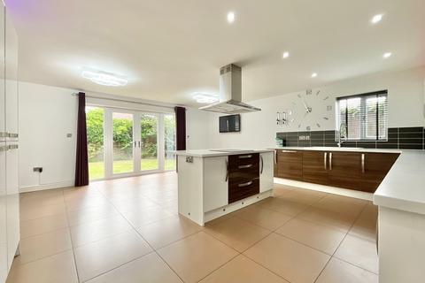5 bedroom detached house for sale, Main Road, Shavington, CW2