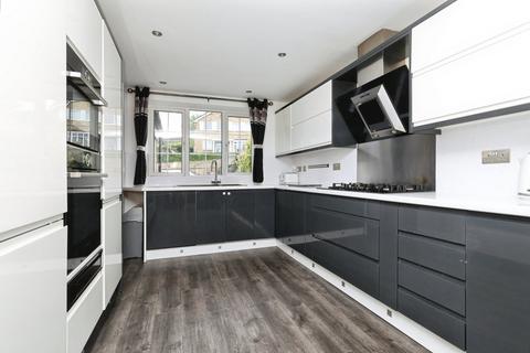 7 bedroom detached house for sale, New Close Road, Shipley BD18