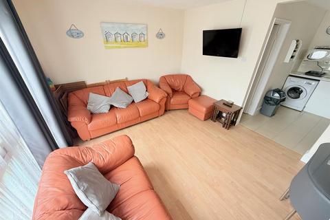 3 bedroom chalet for sale, Newport Road, Hemsby