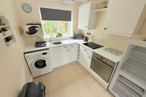 3 bedroom chalet for sale, Newport Road, Hemsby