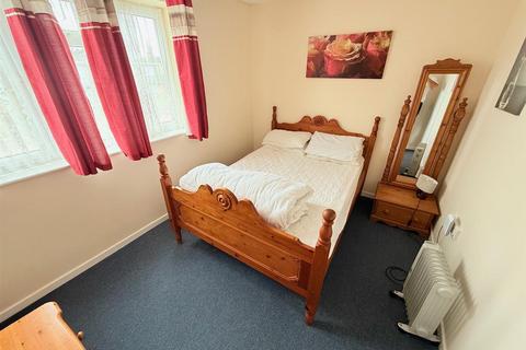 3 bedroom chalet for sale, Newport Road, Hemsby