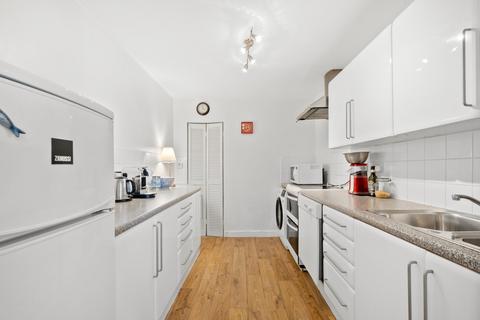 1 bedroom flat to rent, Queens Gate Gardens, South Kensington, London